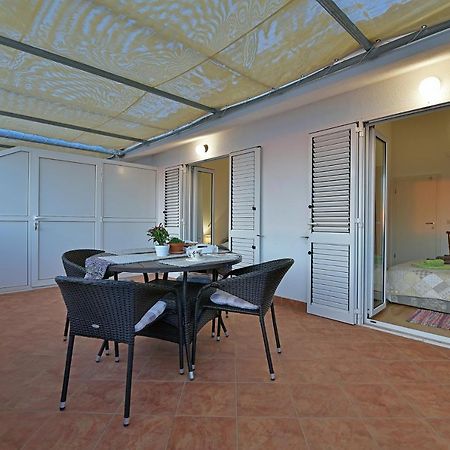 חוואר Apartments Biba Hvar מראה חיצוני תמונה