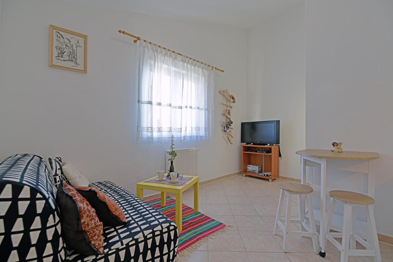חוואר Apartments Biba Hvar מראה חיצוני תמונה
