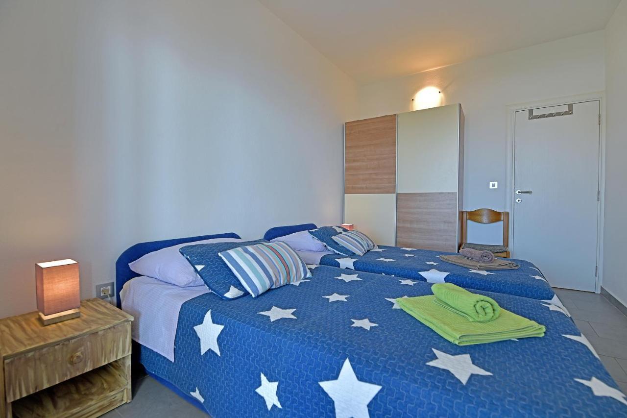 חוואר Apartments Biba Hvar מראה חיצוני תמונה