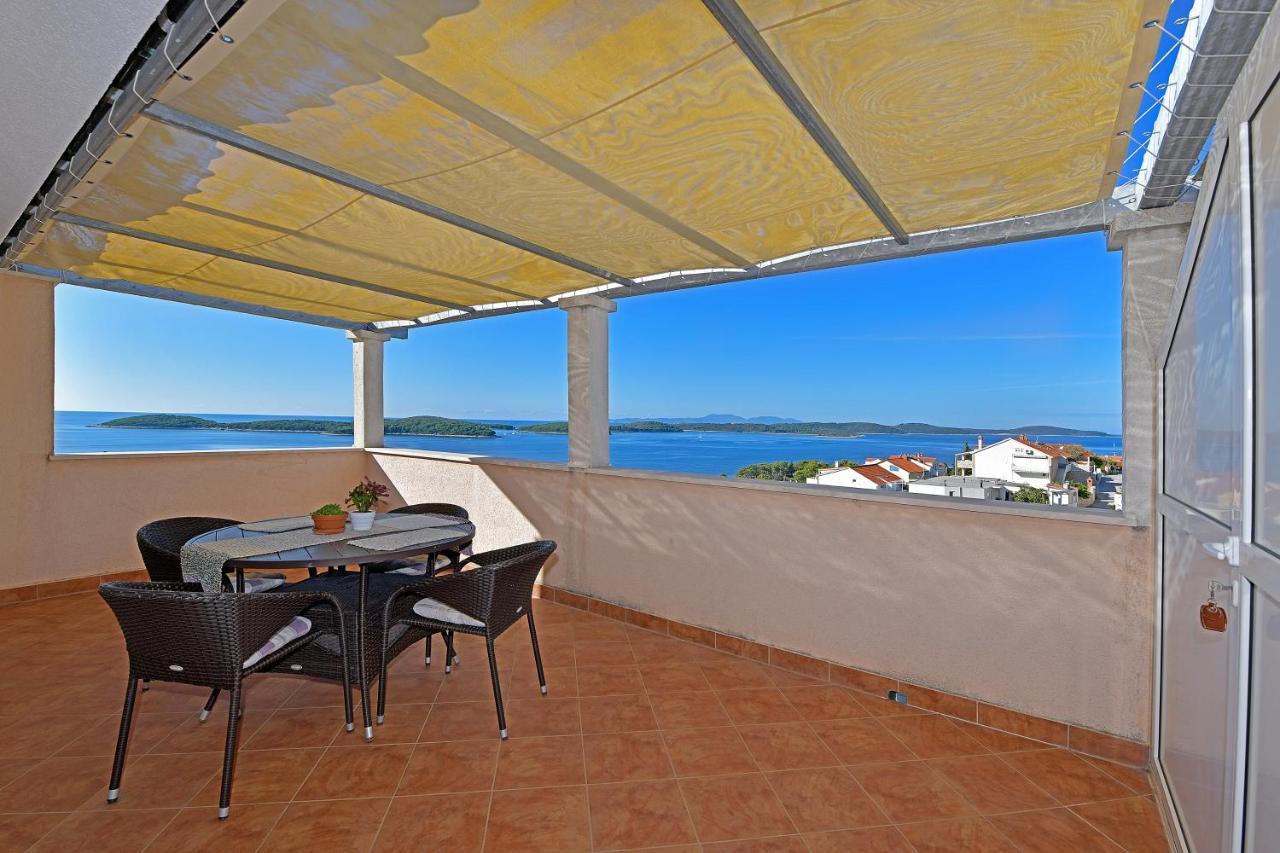 חוואר Apartments Biba Hvar מראה חיצוני תמונה