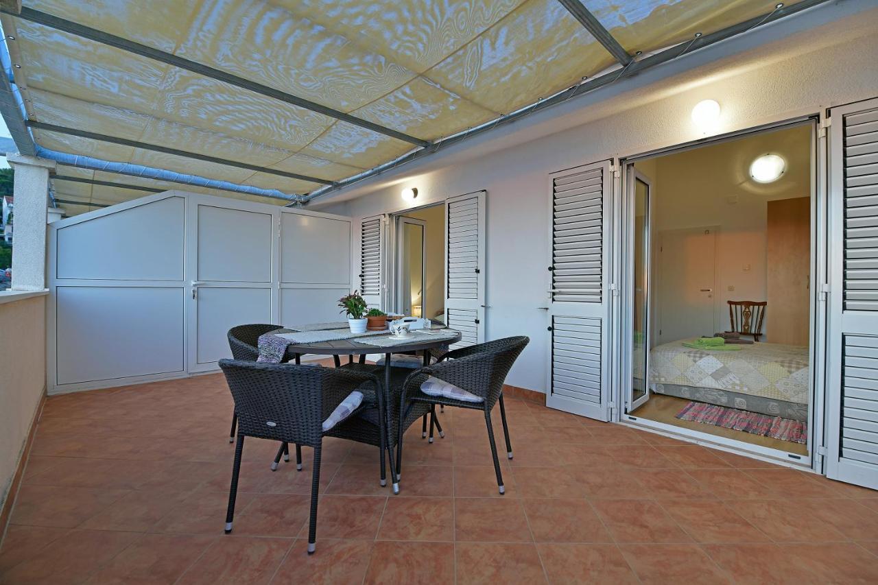 חוואר Apartments Biba Hvar מראה חיצוני תמונה